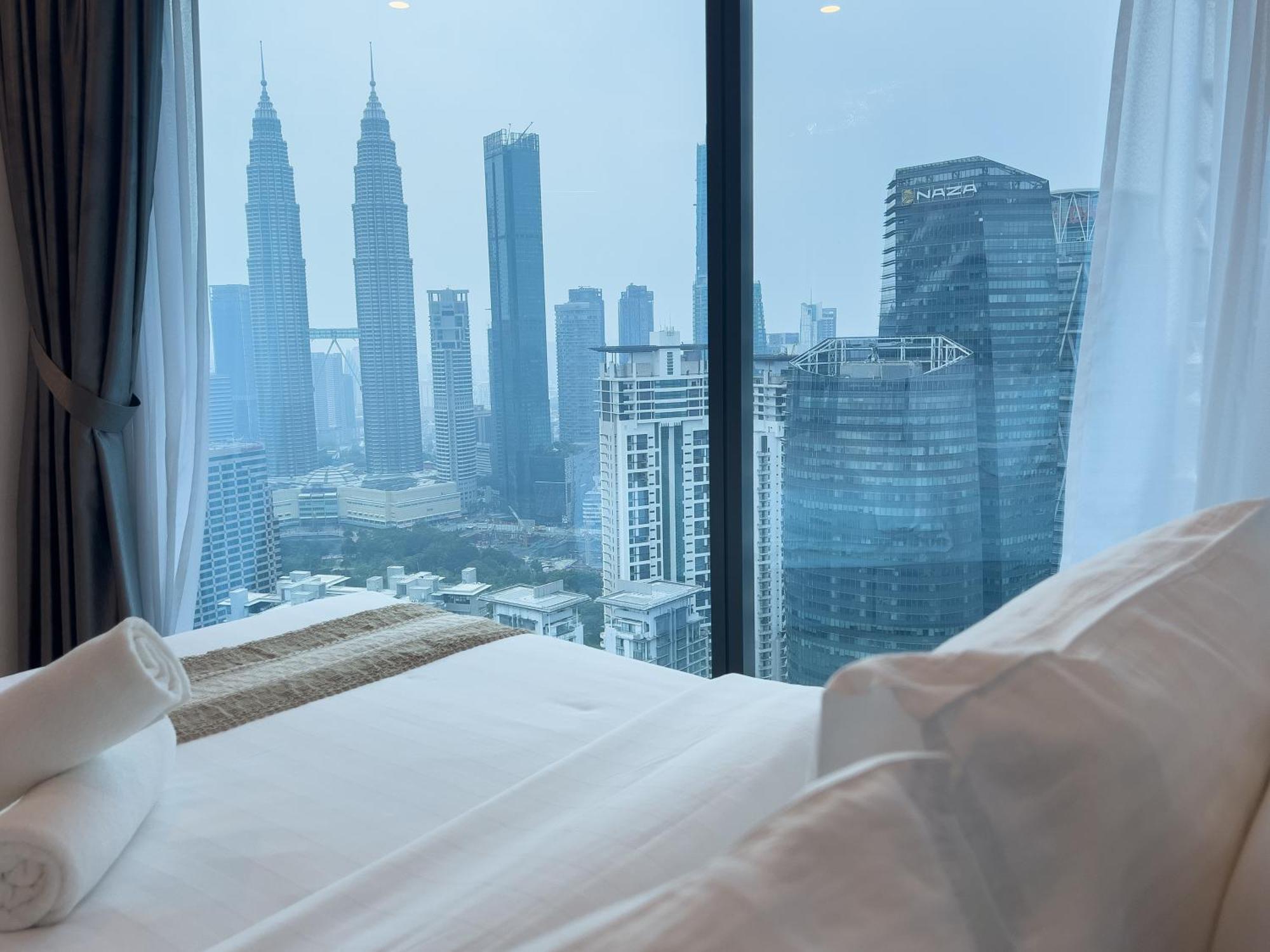 Crystal Suite At Eaton Klcc Куала-Лумпур Экстерьер фото